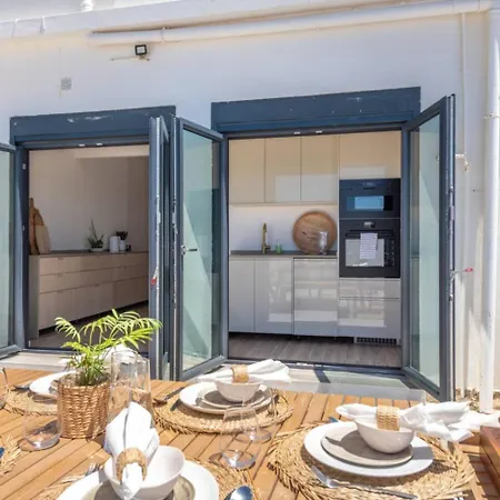 Two Beachfront Semi Detached On The * 파로