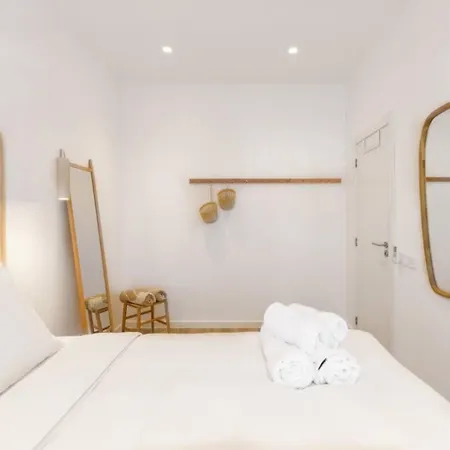 Two Beachfront Semi Detached On The * 파로